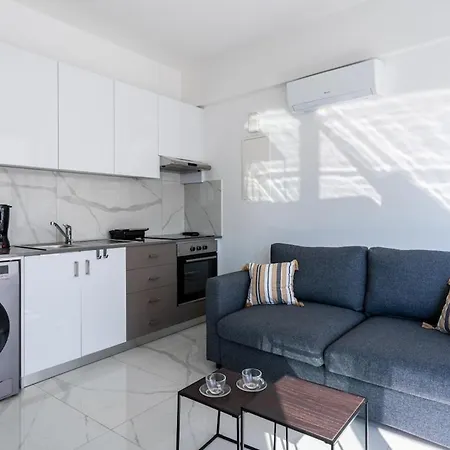 Rosemont - Stylish W Balcony In