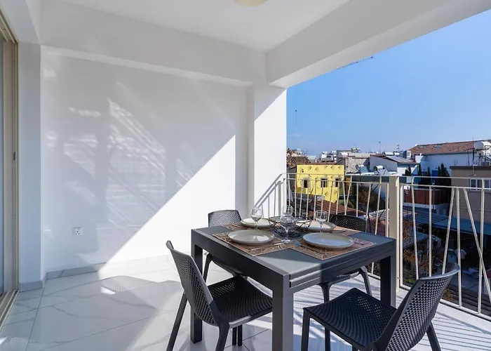 Rosemont - Stylish W Balcony In