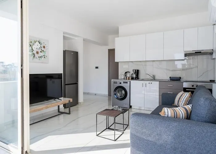 Rosemont - Stylish W Balcony In Apartmán Larnaca