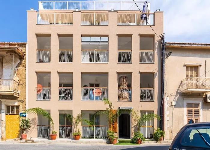 Rosemont - Stylish W Balcony In * Larnaca