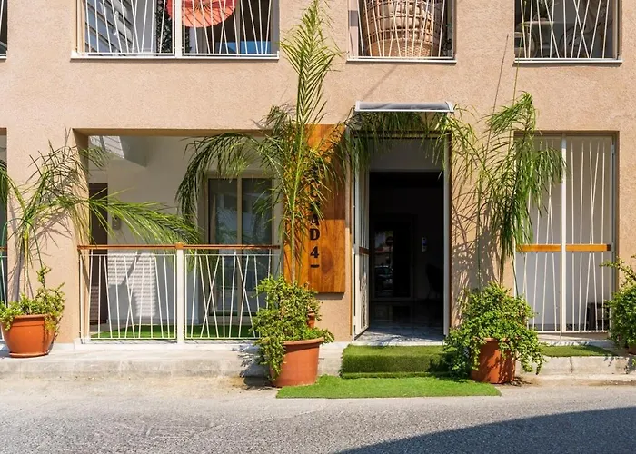 Rosemont - Stylish W Balcony In