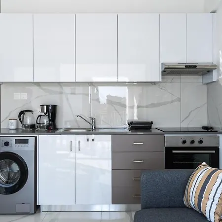 Rosemont - Stylish W Balcony In Apartament *